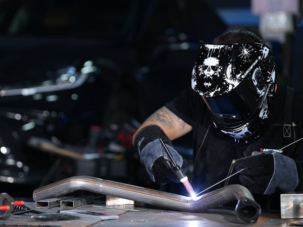How Do Auto-Darkening Welding Helmets Work? ARCCAPTAIN Welding Safety Guide