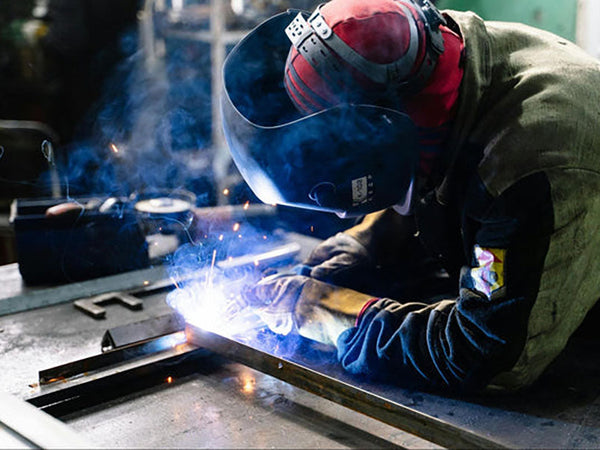 Welding Goggles vs. Helmet: How to Choose the Right Gear
